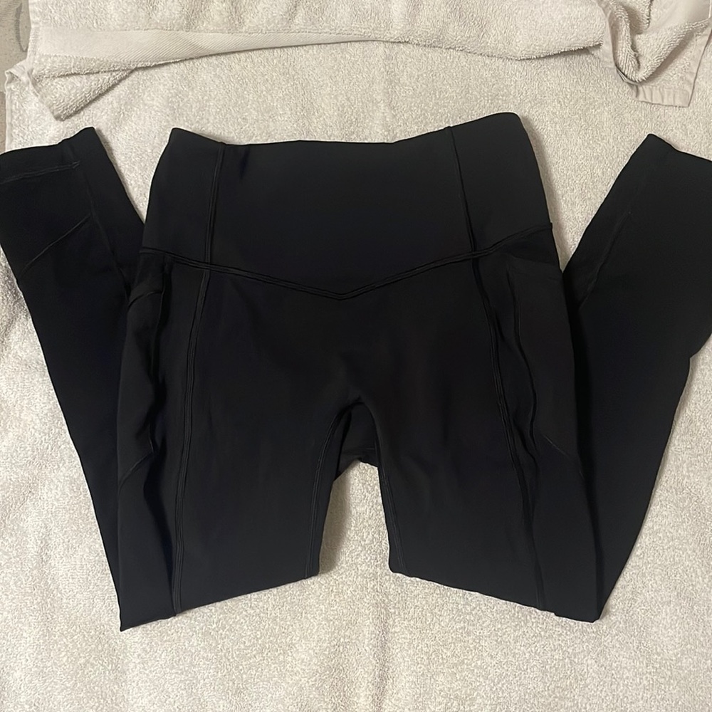 Lululemon Cropped leggings size 6